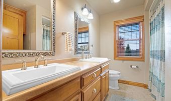 W5889 GERANIUM Drive, Appleton, WI 54915