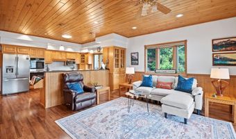 536 E Shore Dr, Adirondack, NY 12808
