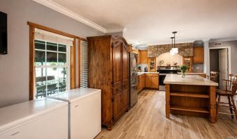 12412 Hood Rd, Bauxite, AR 72011
