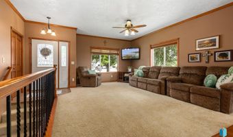 2413 E Trevino Ln, Brandon, SD 57005