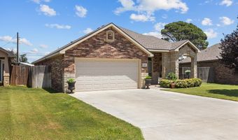 208 Teakwood Dr, Andrews, TX 79714