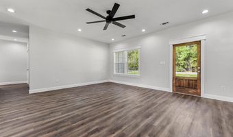 212 Hugo St, Bay St. Louis, MS 39520