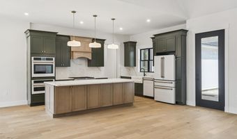 1 Jaytee Dr, Alton, NH 03809