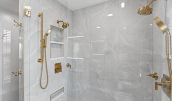 58 W OLD MILL Trl, Antioch, IL 60002