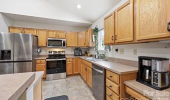 51 Sunview Cir, Arden, NC 28704