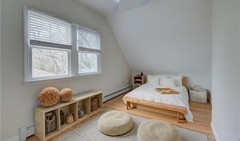 38 Highland Ave, Barrington, RI 02806