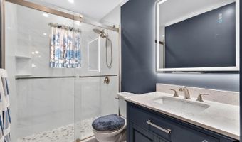 905 Madaline Dr, Avenel, NJ 07001