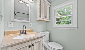 254 Woodland Church Rd, Albertson, NC 28508