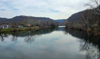 342 S. Monroe St, Alderson, WV 24910