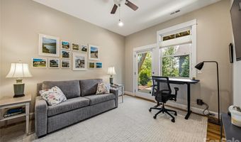 409 Kessler Pl, Asheville, NC 28804