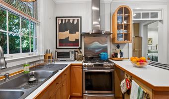 241 Washington St, Bay St. Louis, MS 39520