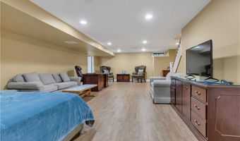 95 Crickett Cir, East Greenwich, RI 02818