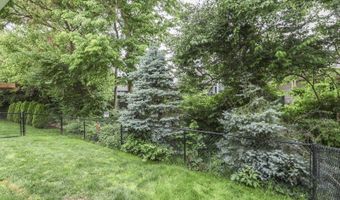 1314 Summerhouse Dr, Indianapolis, IN 46217