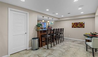 647 Waterford Ridge Dr, Ballwin, MO 63021