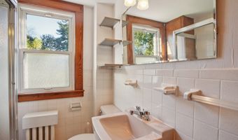 108 Woodland Ave, Bloomfield, CT 06002