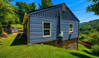 104 Ridge Ave, Appalachia, VA 24216