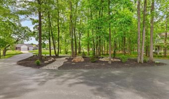 3120 Windmill Dr, Adrian, MI 49221
