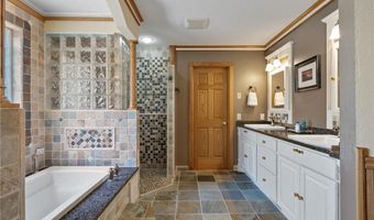 12581 Dover Dr, Apple Valley, MN 55124