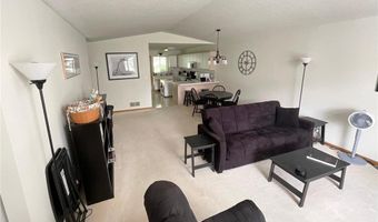 1700 Carriage Homes Dr SW B, Austin, MN 55912