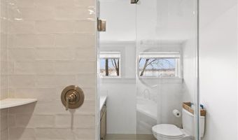 102 Lincoln Ave, East Providence, RI 02915