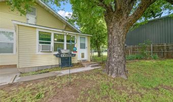 211 S Wickham St, Alvord, TX 76225