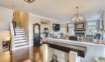 28 Crestview Ln 28, Danbury, CT 06810