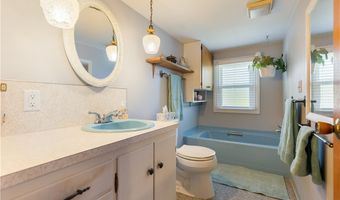 8463 Schubert Ave NE, Alliance, OH 44601
