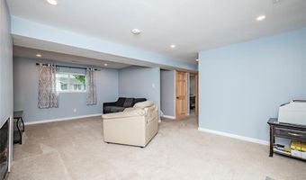 366 Sorrento Dr, Ballwin, MO 63021
