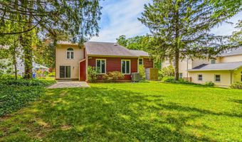 7607 MARYKNOLL Ave, Bethesda, MD 20817
