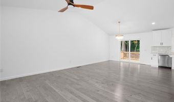 18 Pleasantview Ave, Johnston, RI 02919
