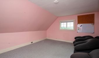 391 Bimson Dr, Barnet, VT 05821