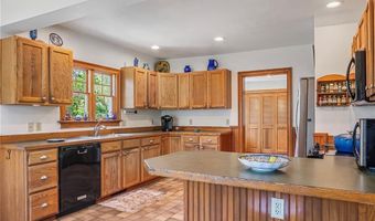 201 Paradise Ave, Middletown, RI 02842