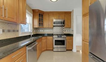 117 Brookview Ter, Bergenfield, NJ 07621