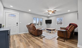 108 12th Ave SW, Altoona, IA 50009