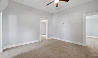 114 E College St, Aurora, MO 65605