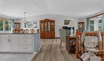 15 Driftwood Dr, Coventry, RI 02816