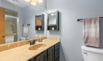 1045 Helen Dr, Algonquin, IL 60102