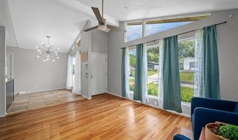 236 Hillcrest Blvd, Ballwin, MO 63021