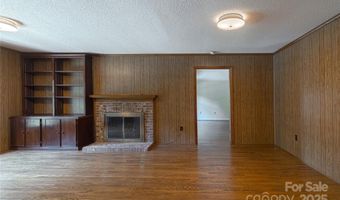 2011 E Barden Rd, Charlotte, NC 28226