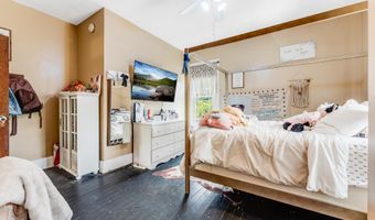 3 Pine St, Barrackville, WV 26559
