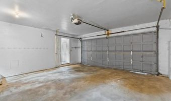 8 North Dr, Middletown, RI 02842