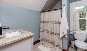 605 Cottage St, Adel, IA 50003