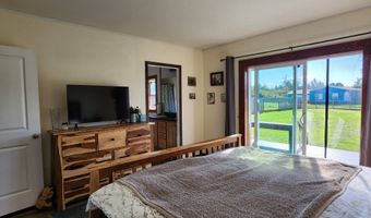 87882 AUCTION BARN Ln, Bandon, OR 97411