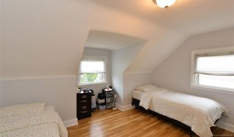 104 Fairview Ave, Bergenfield, NJ 07621