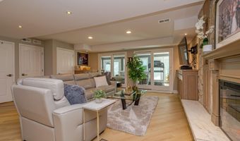 38 Holly Dr, Parlin, NJ 08859