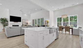 6 Meridian Point Dr, Bluffton, SC 29910