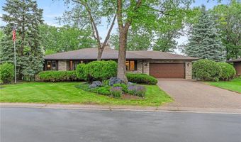 1267 Nursery Hill Ln, Arden Hills, MN 55112