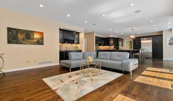 1 Mountaincrest Dr, Cheshire, CT 06410