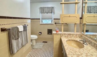 616 Vermillion Ct, Anderson, IN 46012