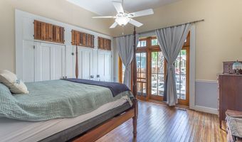 111 4th St, Apalachicola, FL 32320